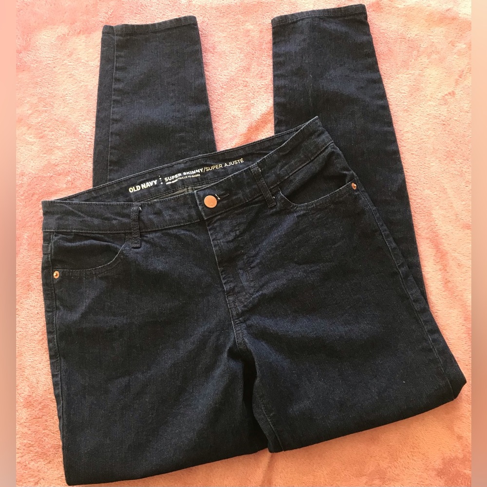OLD NAVY Size 8 💙 Super Skinny Mid Rise Dark Blue Denim Jeans